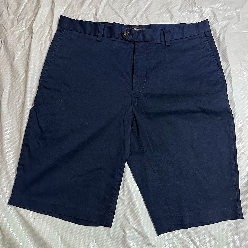 Banana Republic Emerson Navy Blue Flat Front Shorts Size Waist 33”